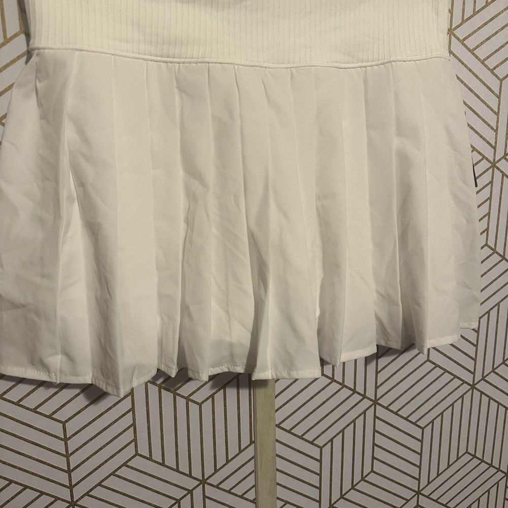 AVIA White Pleated Skort Size M 8/10, NWT